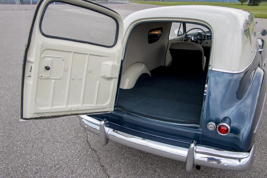 Багажник Pontiac Streamliner Eight Sedan Delivery 1951 года  (фото 12 из 16)